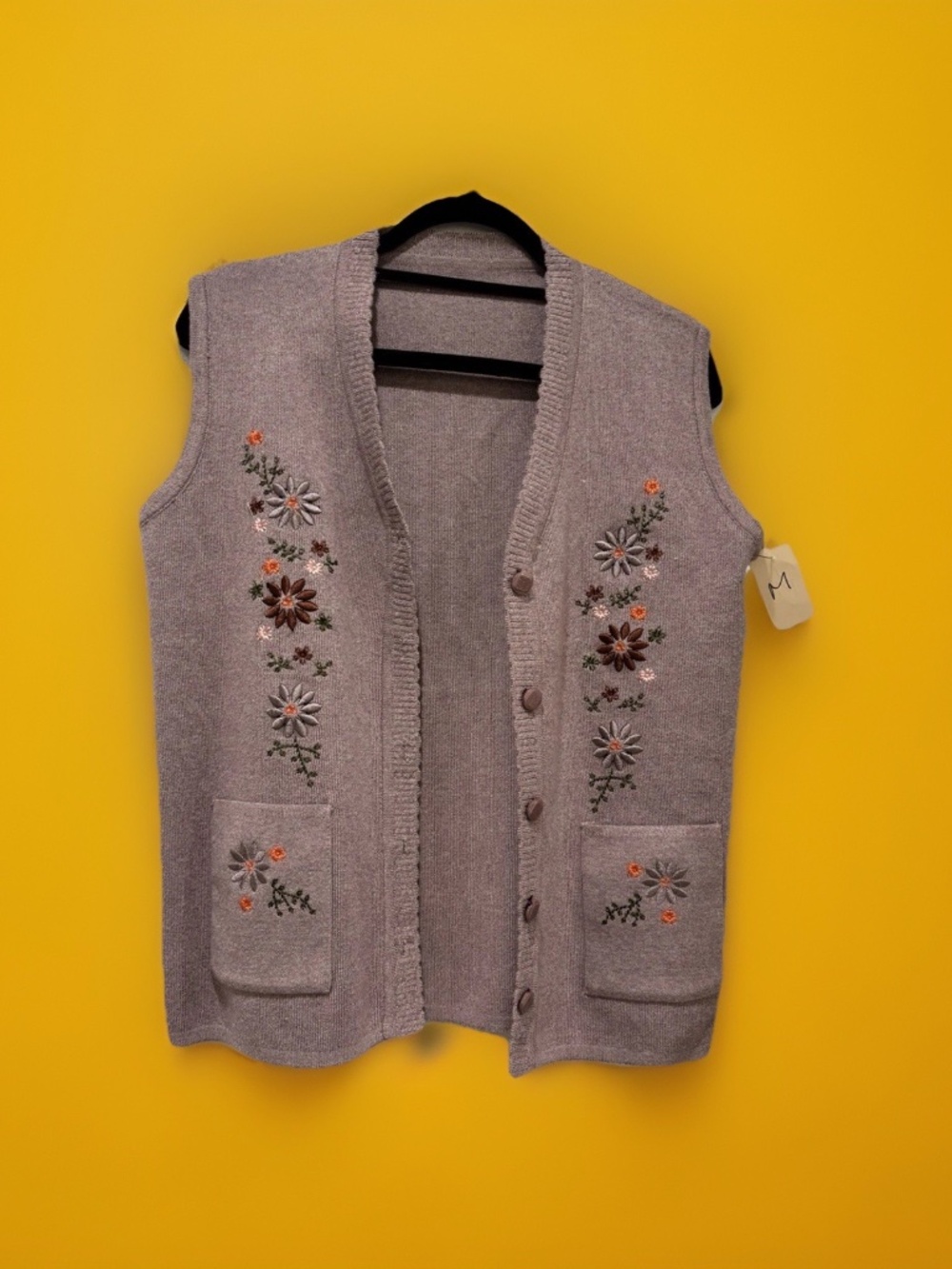 VINTAGE | Pale Lavender Sweater Vest w/ Floral Embroidery Women’s M